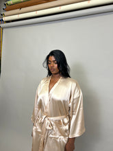 Load image into Gallery viewer, Silk robe