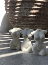 Load image into Gallery viewer, Nude Female Body Statue

